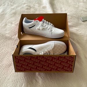 Brand New- Vans. (White/white checkerboard)